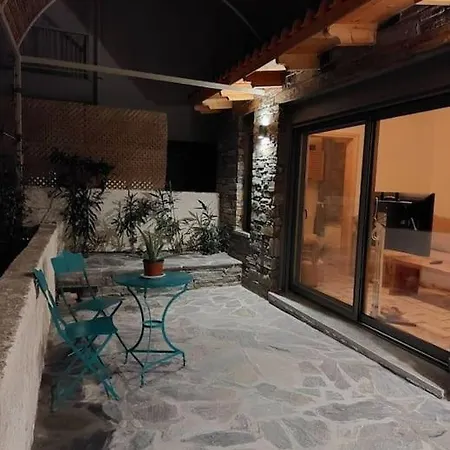 το μικρό σπίτι στον κήπο Lägenhet