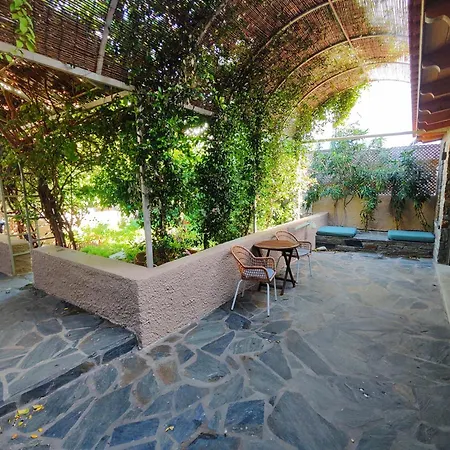το μικρό σπίτι στον κήπο Karystos (Evia)